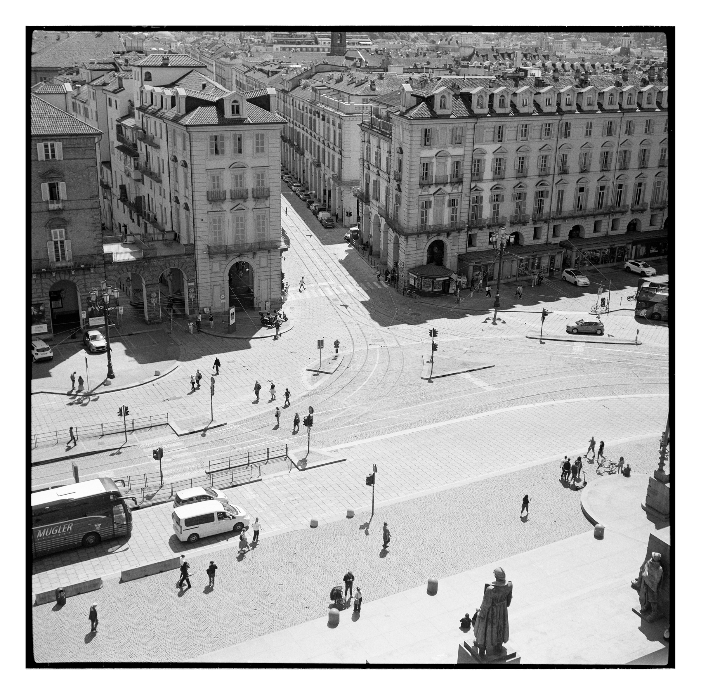 The kings looking down